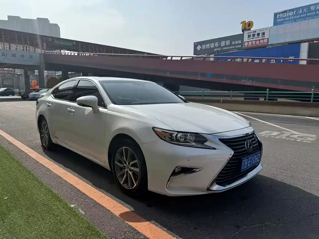 Lexus ES — миниатюра 3