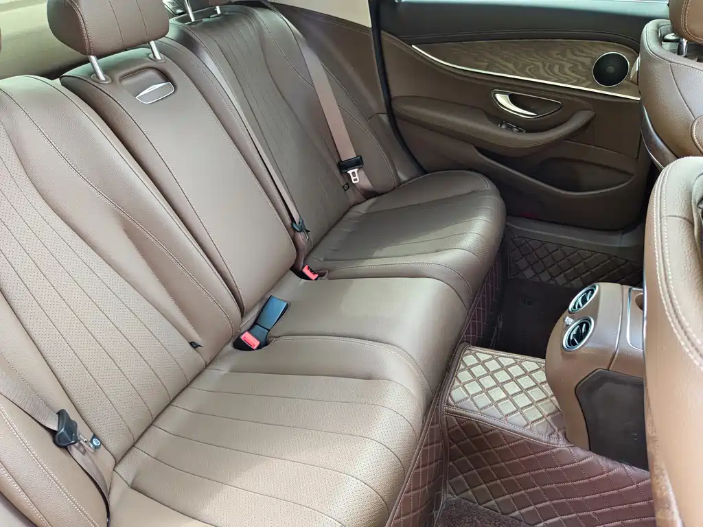 Mercedes-Benz E-Class — миниатюра 29