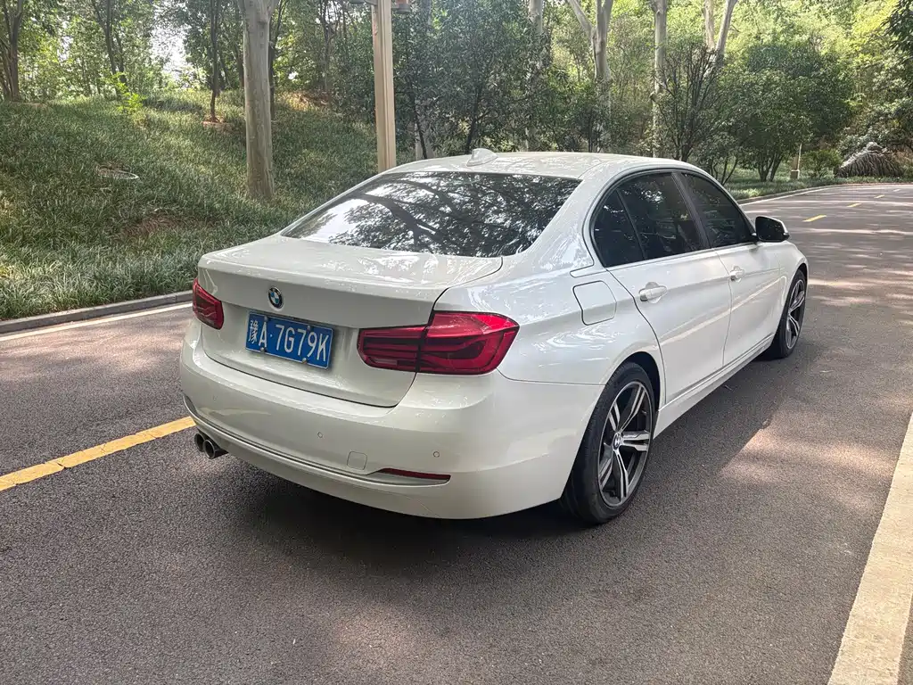 BMW 3 Series — миниатюра 8