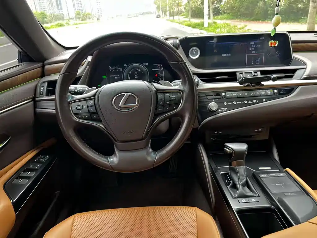 Lexus ES — миниатюра 5