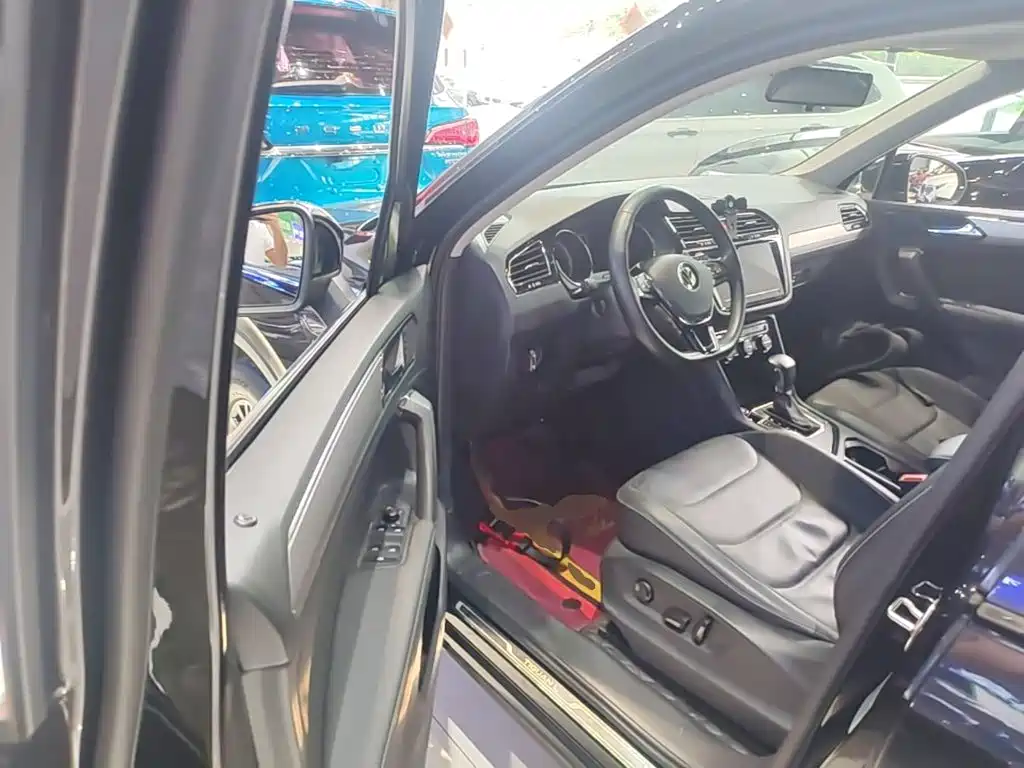 Volkswagen Tiguan L — миниатюра 16