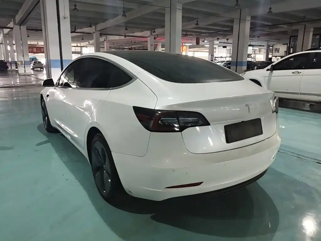 Tesla Model 3 — миниатюра 5