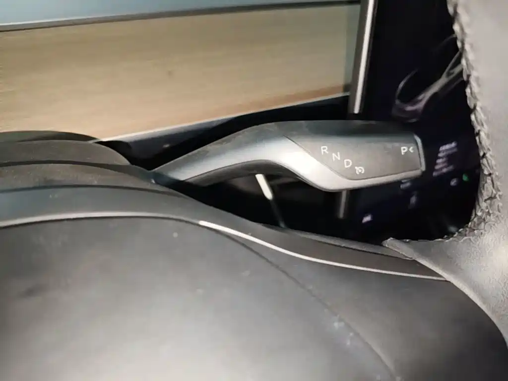 Tesla Model 3 — миниатюра 14