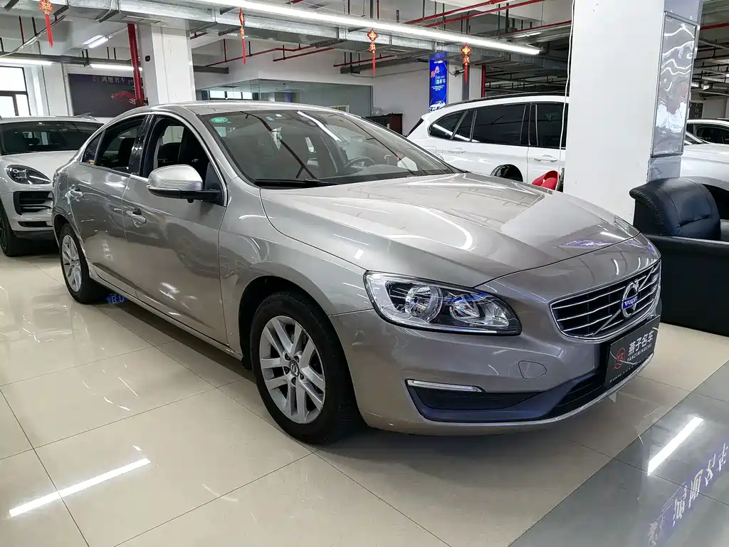 Volvo S60 — миниатюра 3
