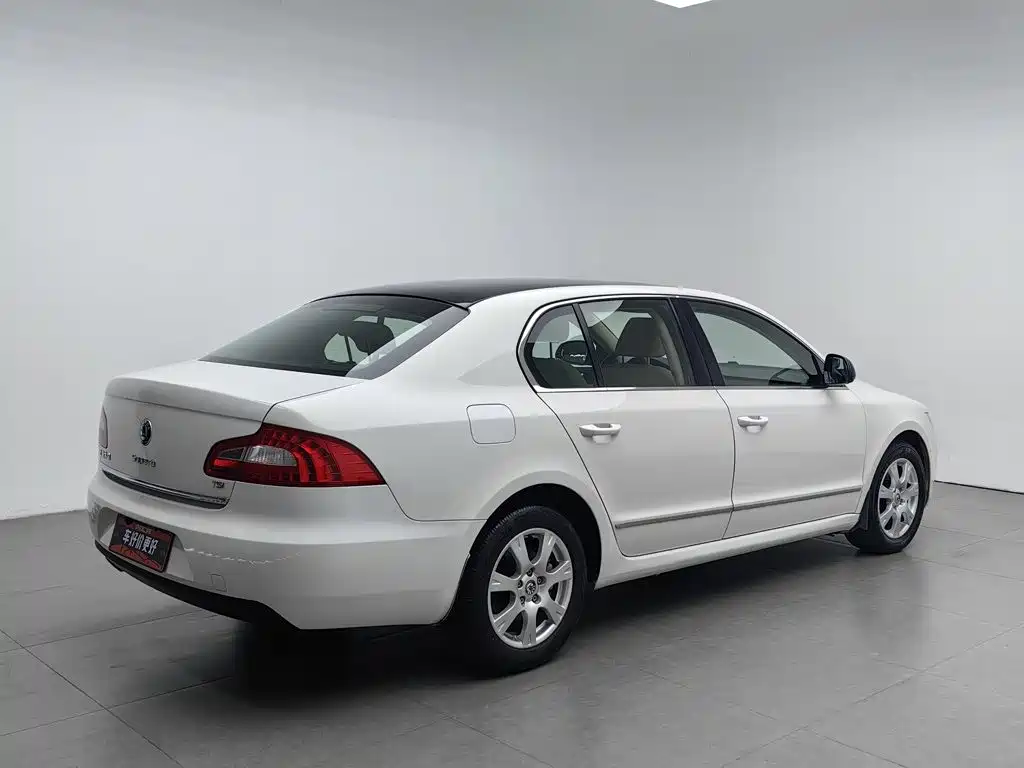 Skoda Superb — миниатюра 2
