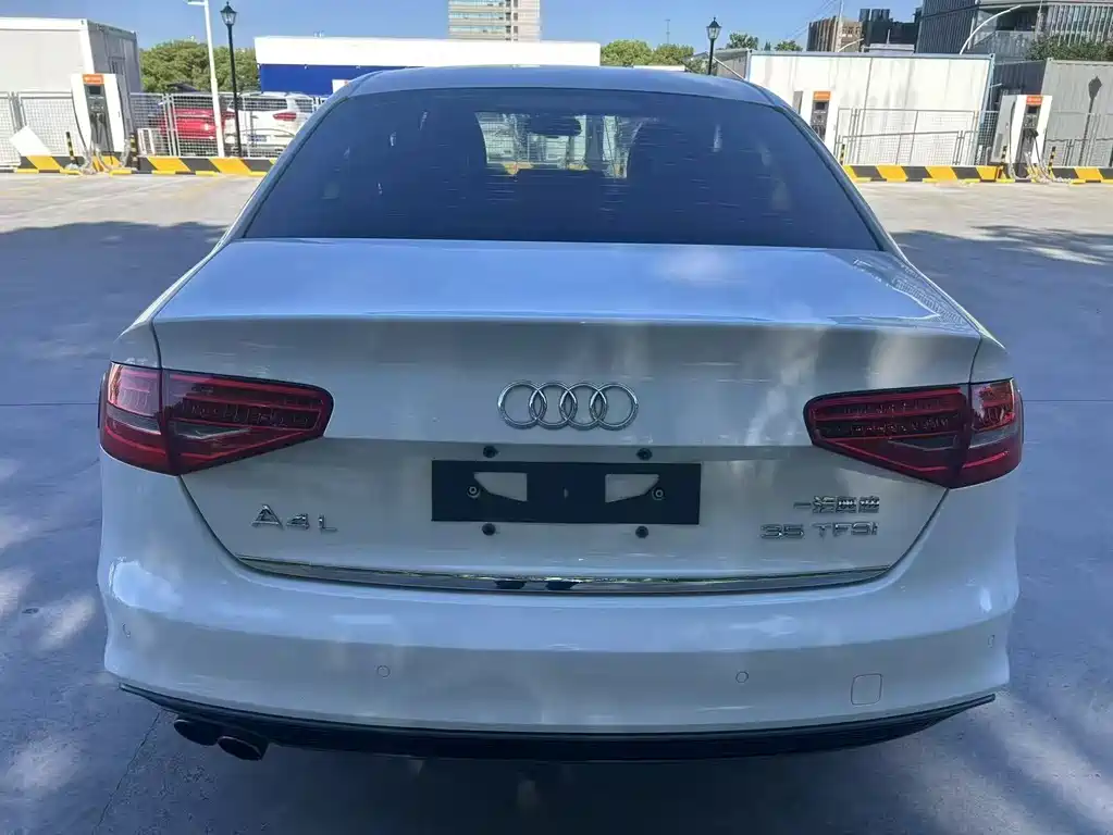 Audi A4L 2016 35 TFSI S line Comfort