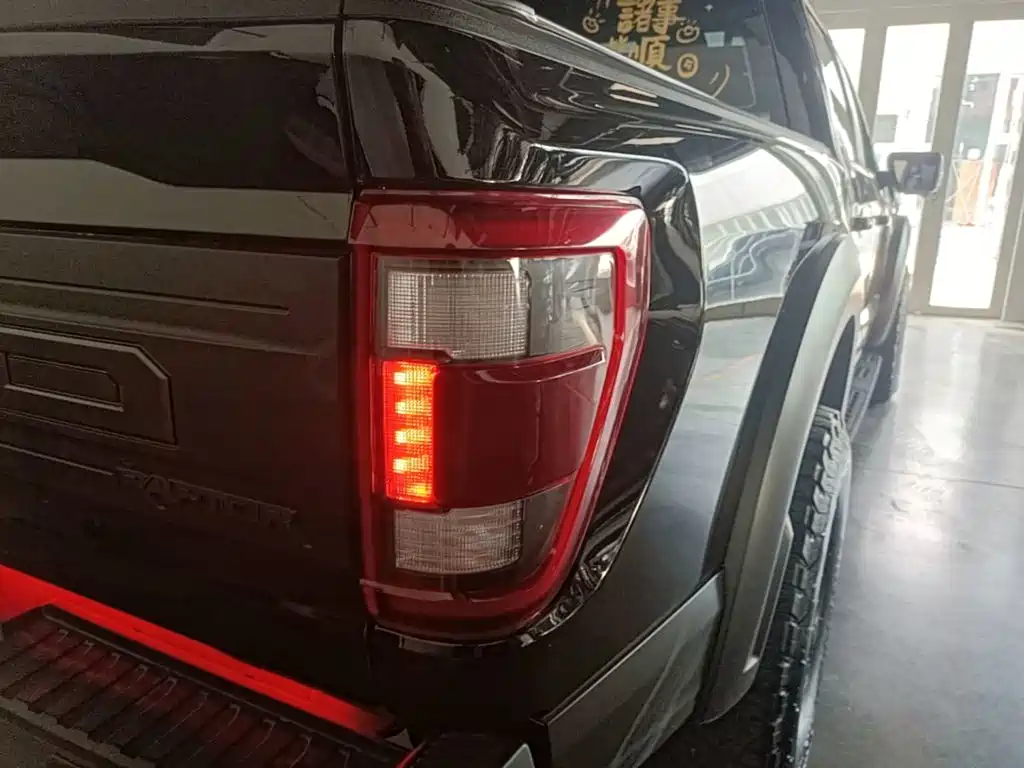 Ford F-150 Raptor — миниатюра 8