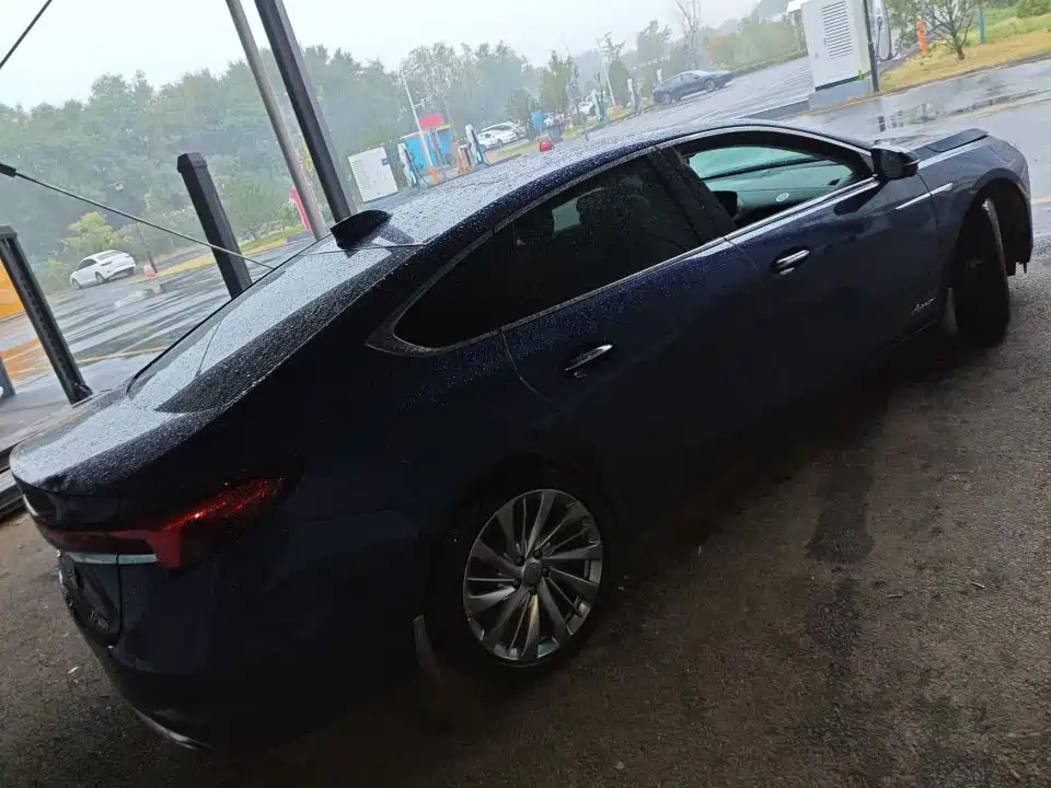 Buick LaCrosse — миниатюра 2
