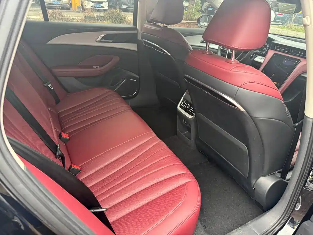 Hongqi Hongqi H5 — миниатюра 12