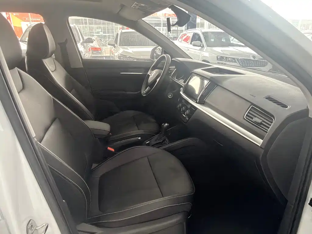 Skoda Kamiq — миниатюра 8