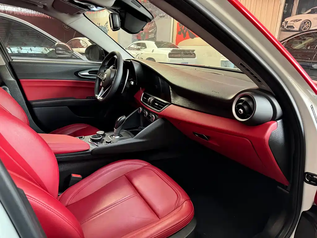 Alfa Romeo Giulia — миниатюра 6