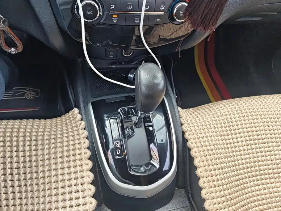 Nissan Qashqai — миниатюра 16