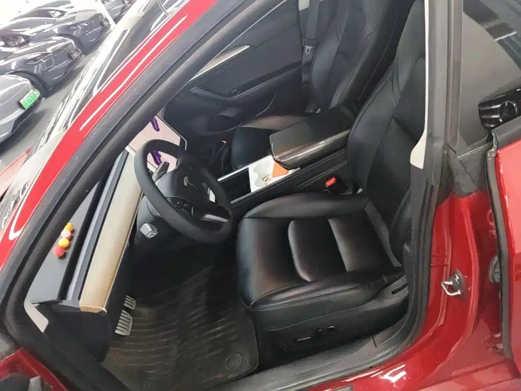 Tesla Model 3 — миниатюра 15