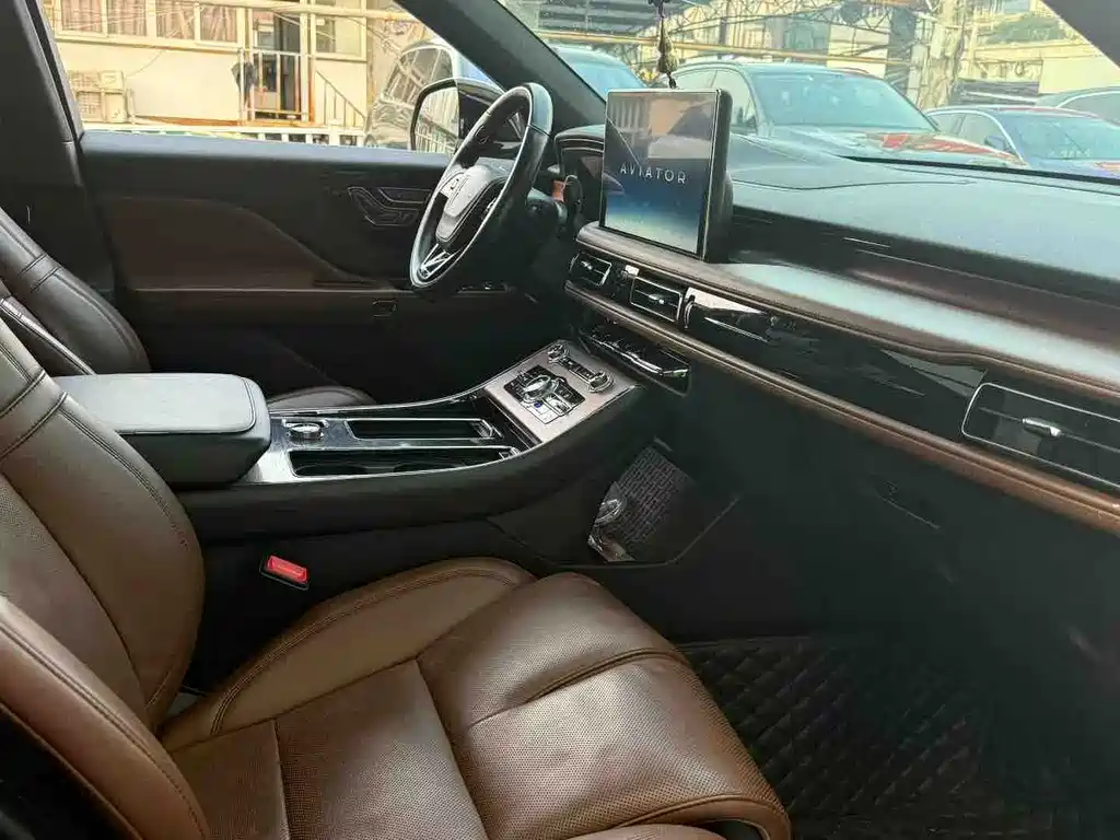 Lincoln Aviator — миниатюра 3