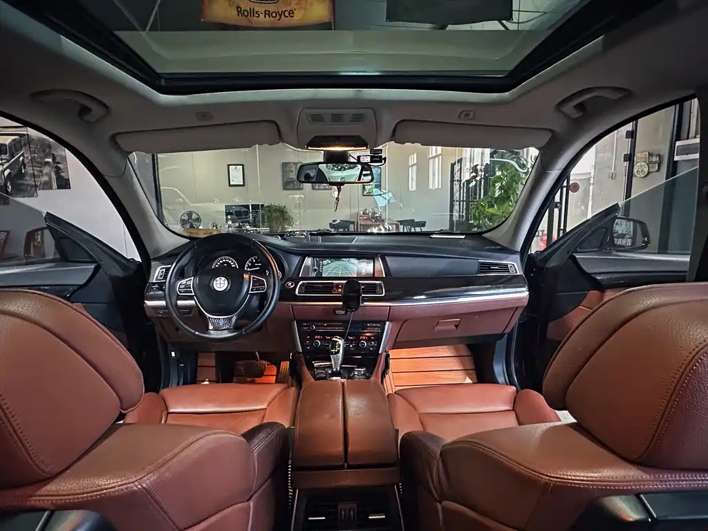 BMW 5 Series GT — миниатюра 11