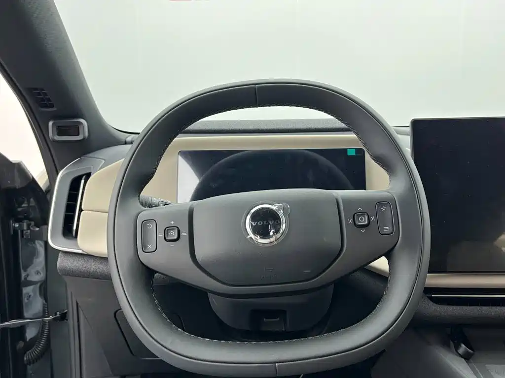 Volvo XC70 PHEV — миниатюра 8