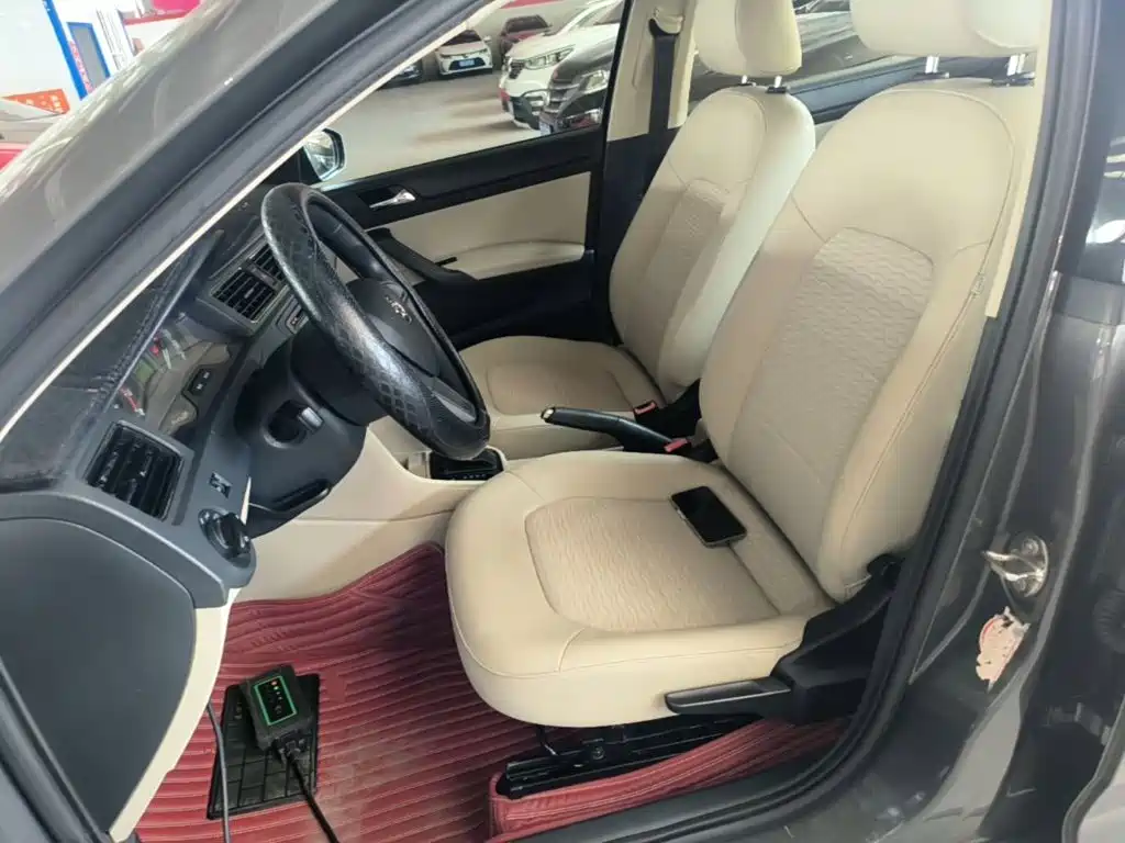 Skoda Rapid — миниатюра 15