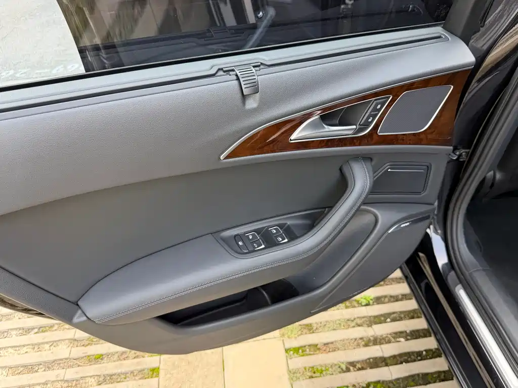 Audi A6L 2014 35 FSI Luxury