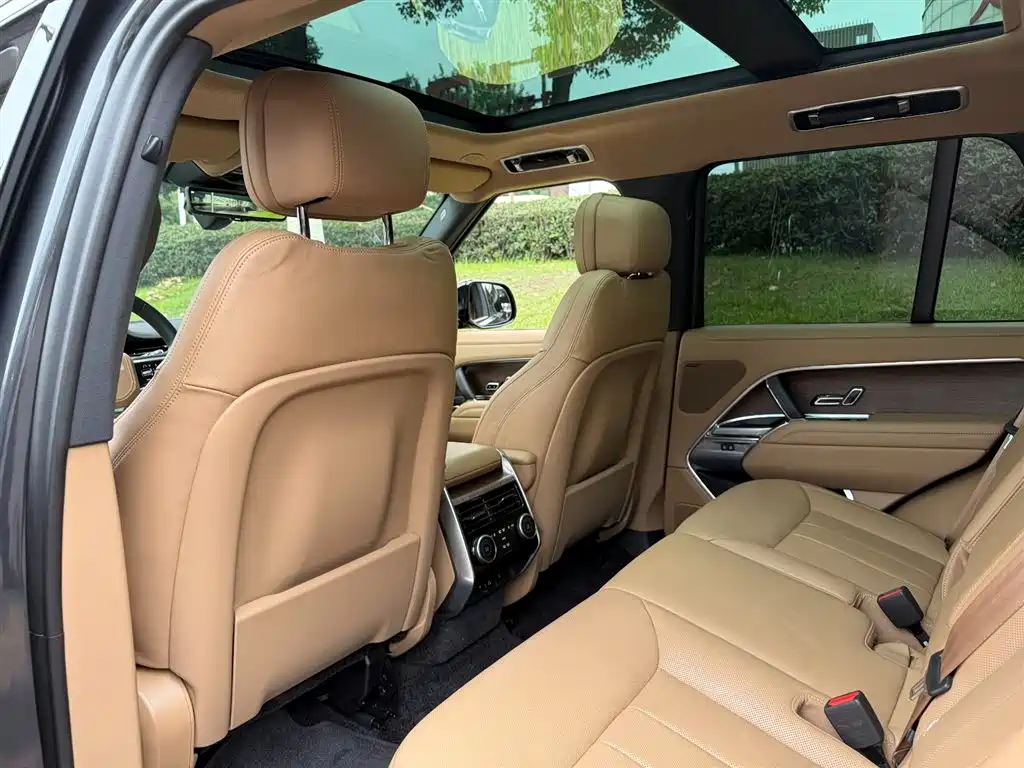 Land Rover Range Rover 2023 3.0 L6 360PS