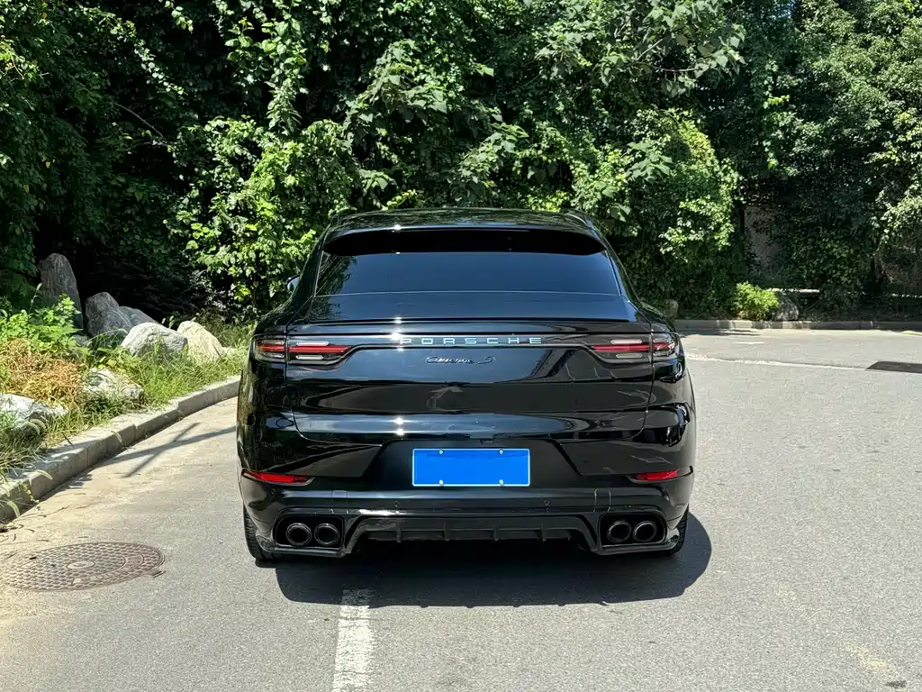 Porsche Cayenne — миниатюра 10