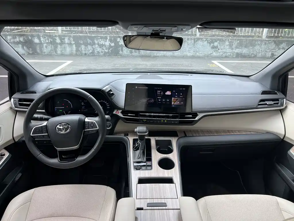 Toyota Sienna — миниатюра 11