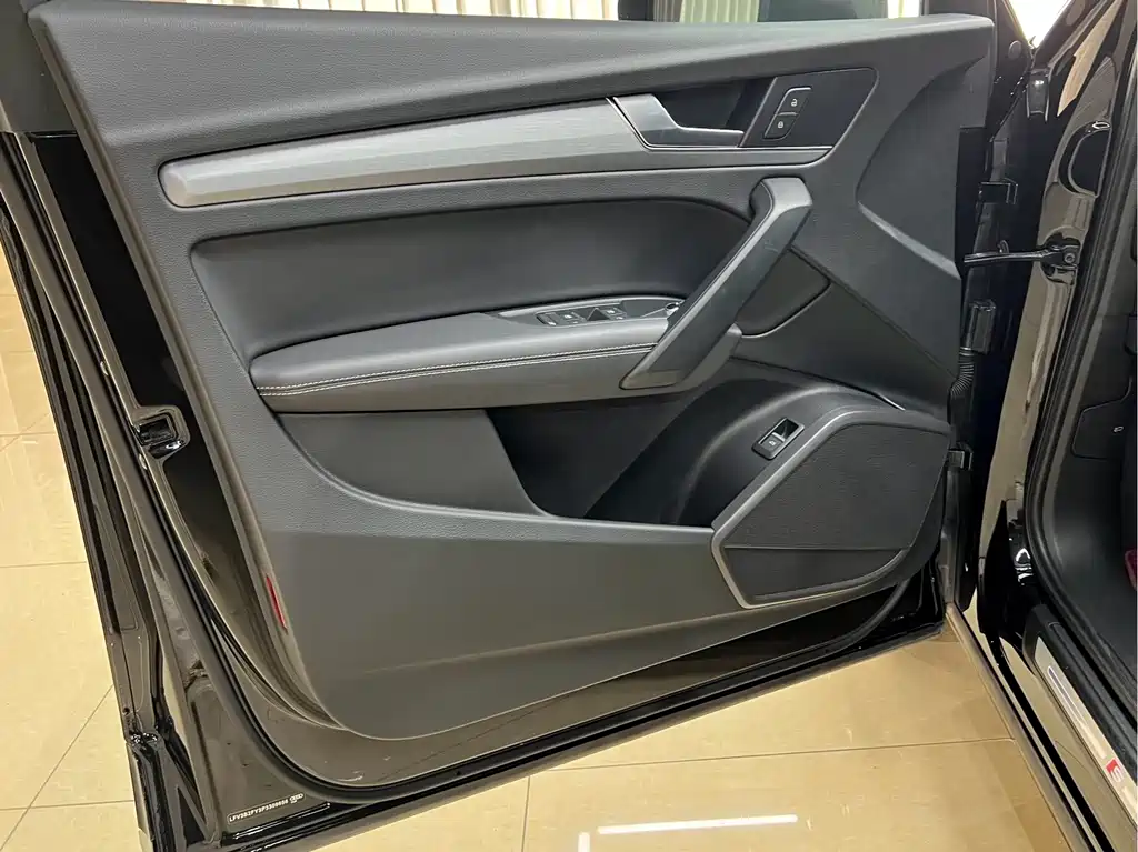 Audi Q5L — миниатюра 8