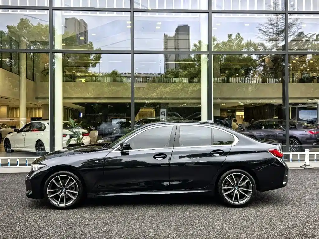 BMW 3 Series — миниатюра 4