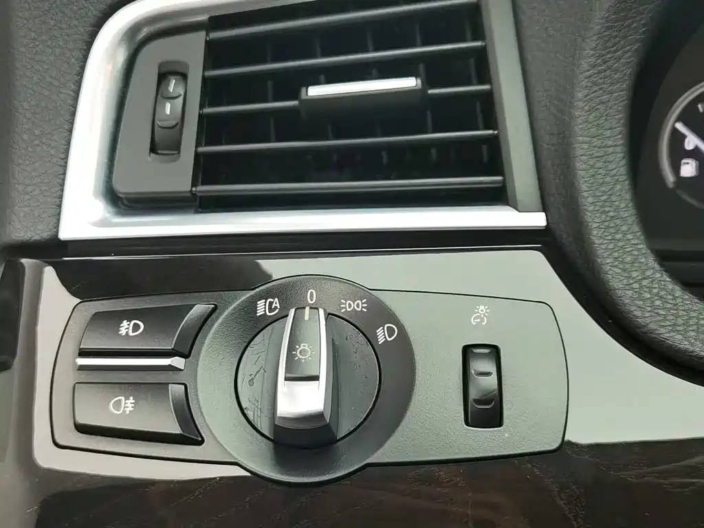 BMW 5 Series GT — миниатюра 21