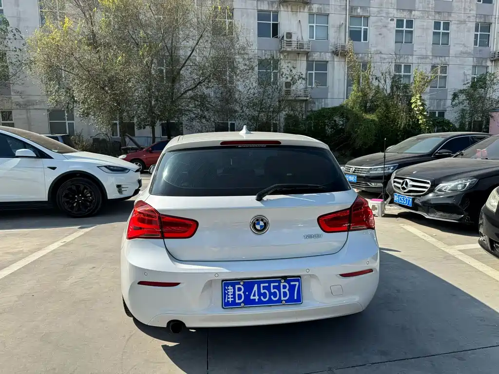 BMW 1 Series (Import) — миниатюра 6
