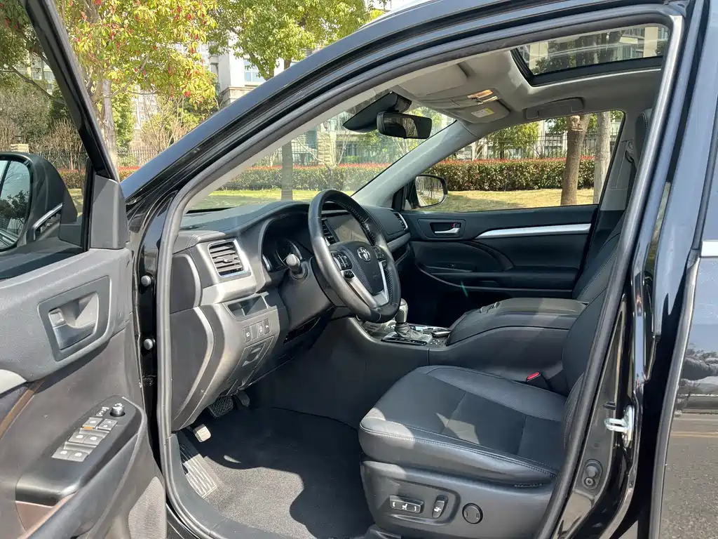 Toyota Highlander — миниатюра 11