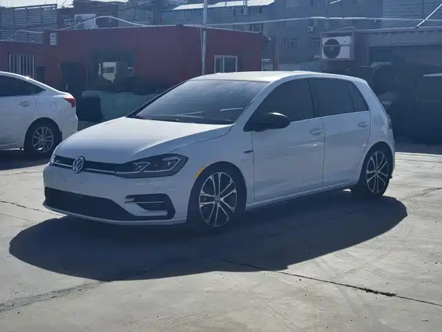 VOLKSWAGEN GOLF 2018