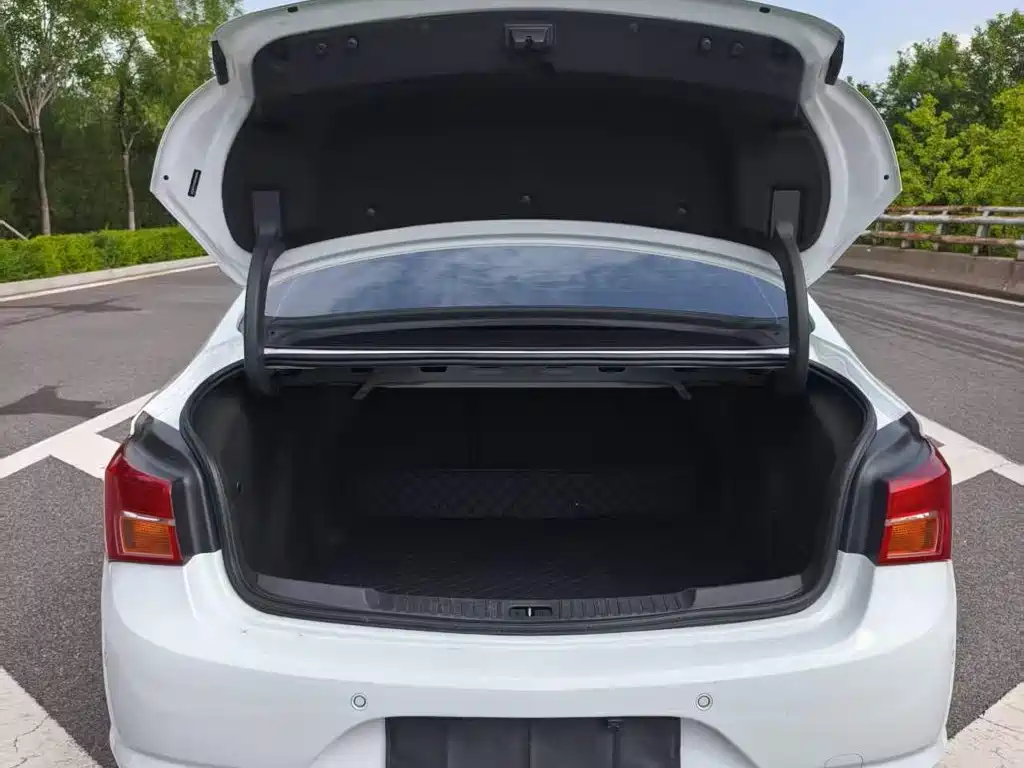 Buick Verano — миниатюра 23