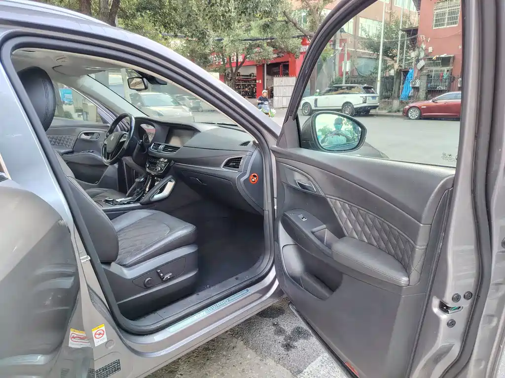 Borgward BX7 — миниатюра 5