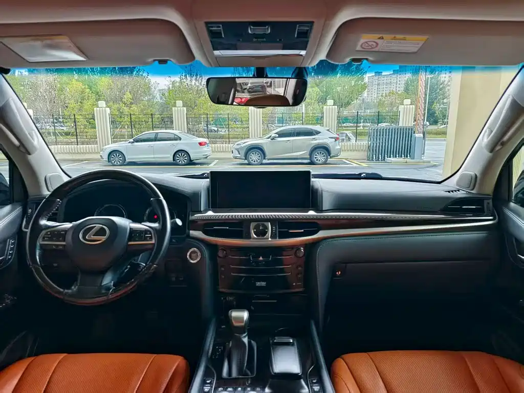 Lexus LX — миниатюра 3