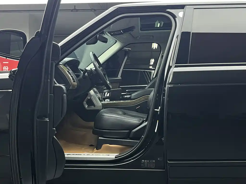 Land Rover Range Rover — миниатюра 5