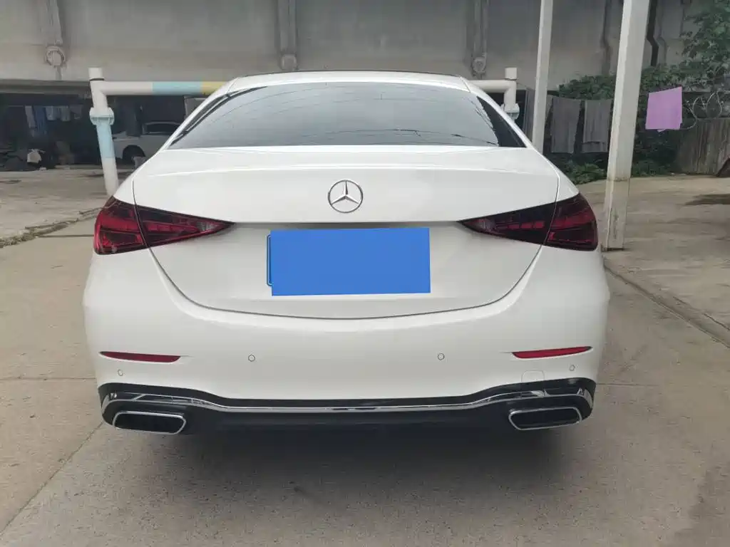 Mercedes-Benz C-Class — миниатюра 13