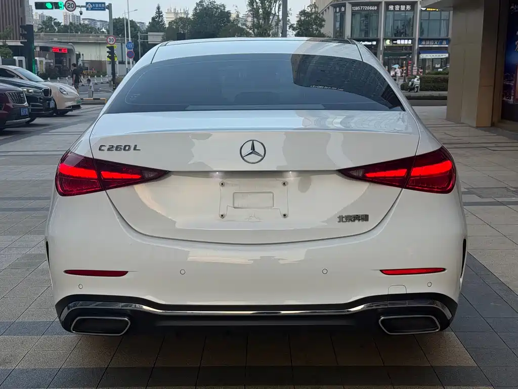 Mercedes-Benz C-Class — миниатюра 12