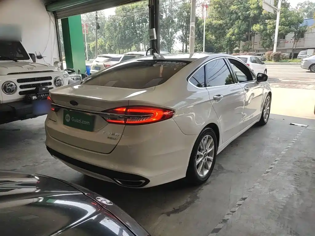 Ford Mondeo — миниатюра 7