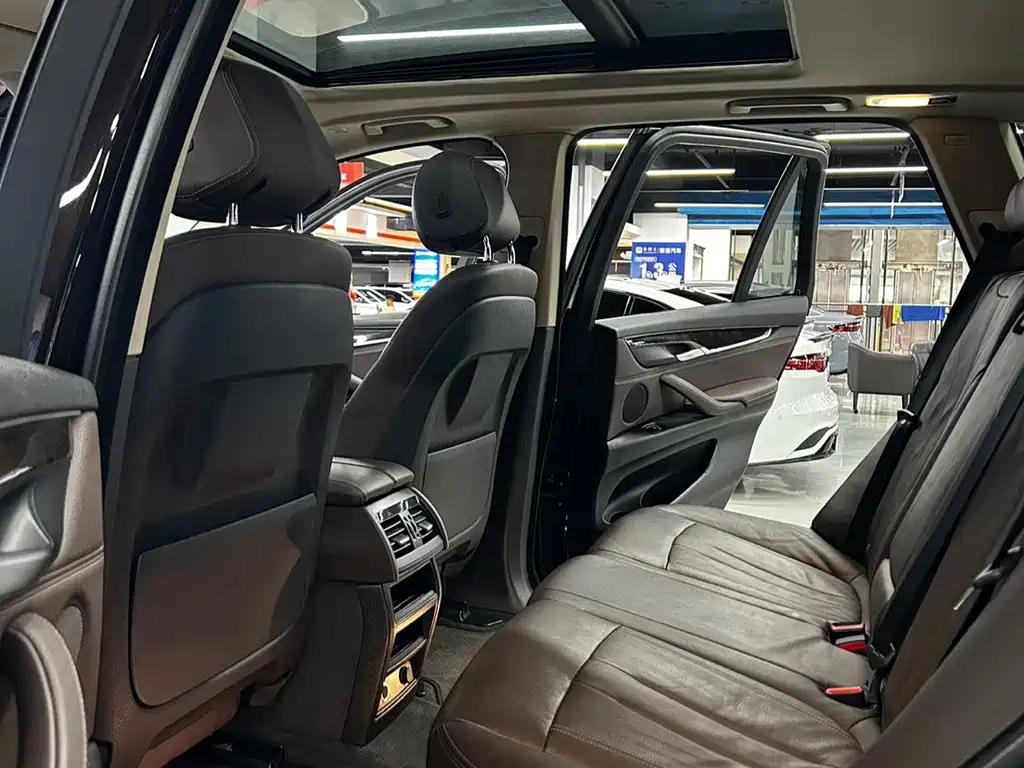 BMW X5 (Import) — миниатюра 10