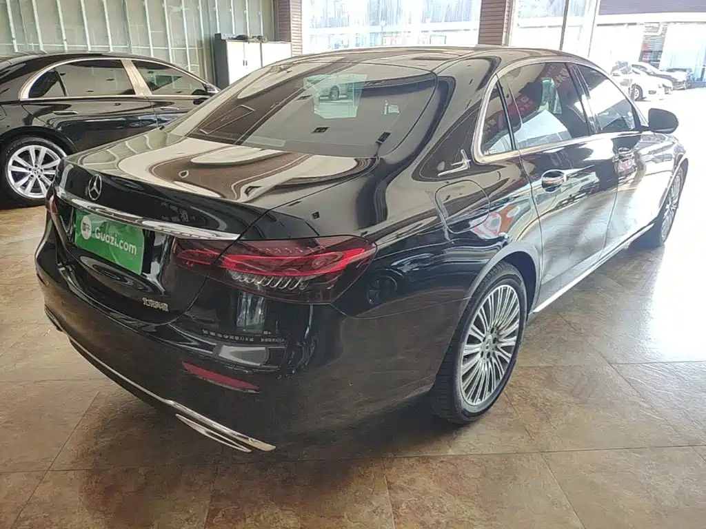Mercedes-Benz E-Class — миниатюра 7