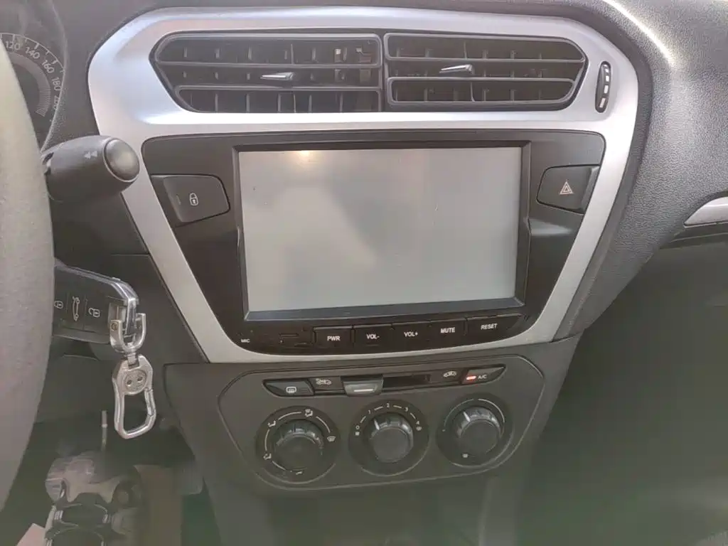 Peugeot 301 — миниатюра 13