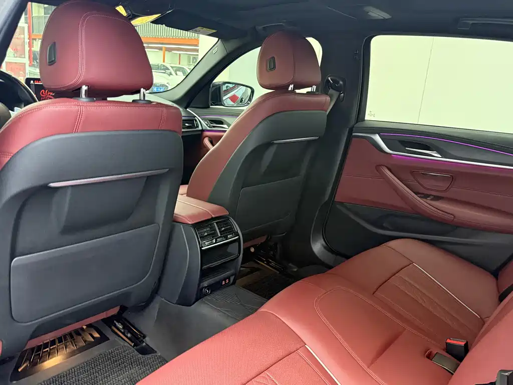 BMW 5 Series — миниатюра 12
