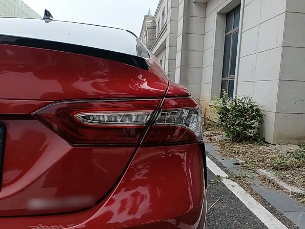 Toyota Camry — миниатюра 8