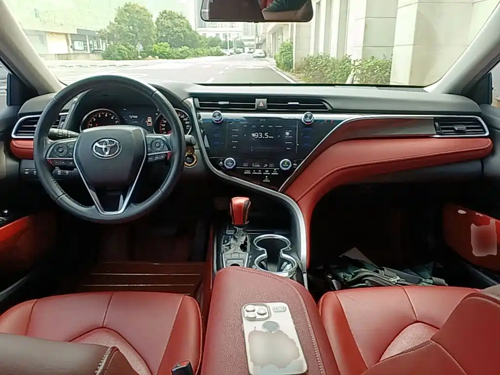 Toyota Camry — миниатюра 10