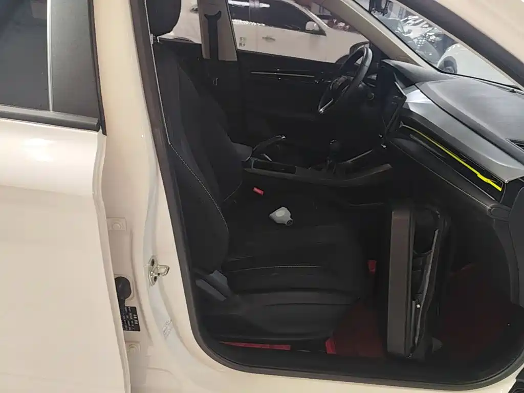 Roewe i5 — миниатюра 25