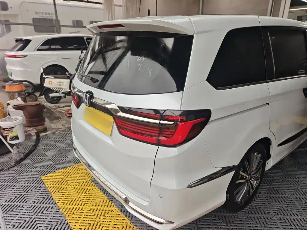 Honda Elysion — миниатюра 12