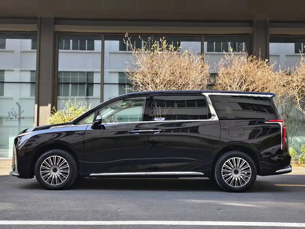 SAIC MAXUS EVERYONE 9