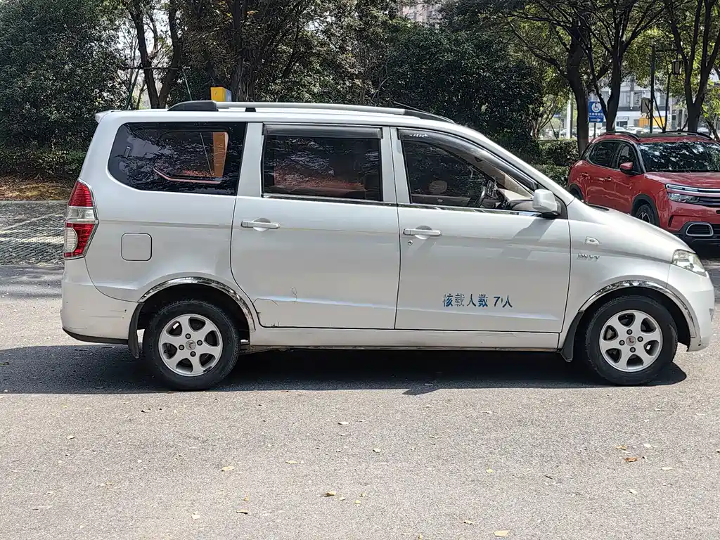 Wuling Hongguang — миниатюра 14