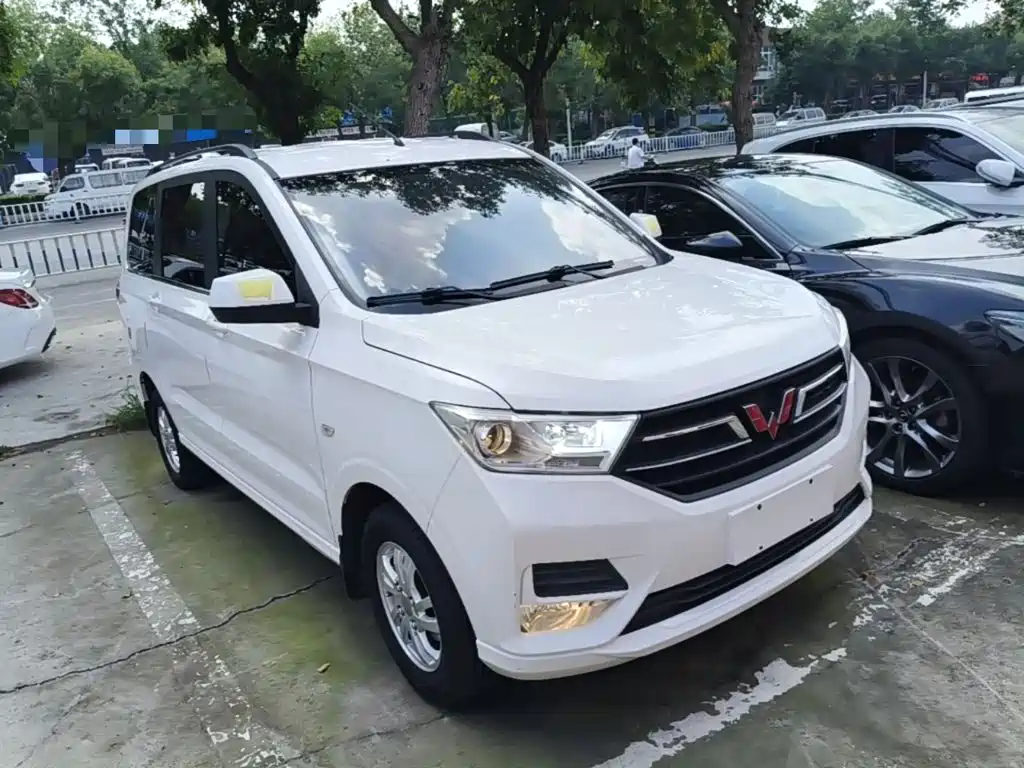Wuling Hongguang — миниатюра 4
