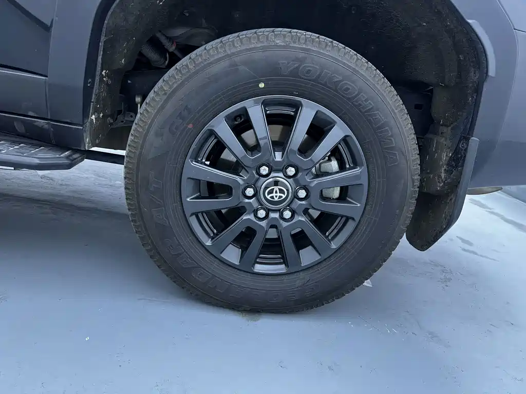 Toyota Prado — миниатюра 11
